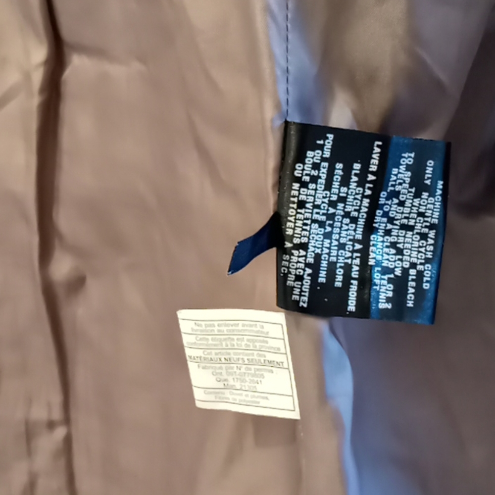 Cole haan's chic knee length puffer coat.NWOT. - Picture 5 of 8